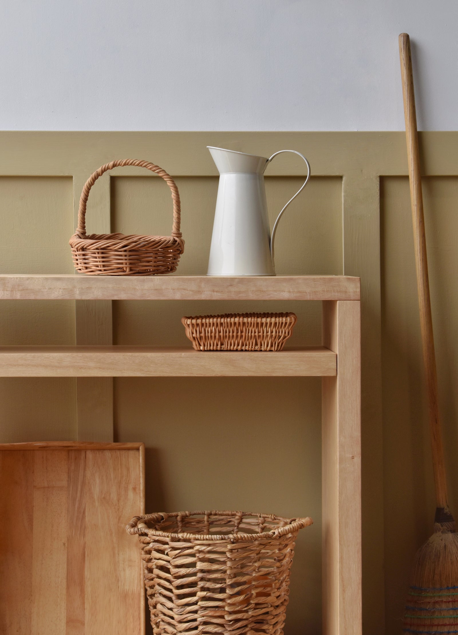 It's Very Beige - Image 5